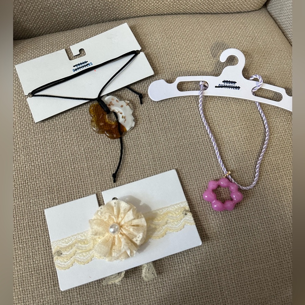 Urban Outfitters flower necklace bundle